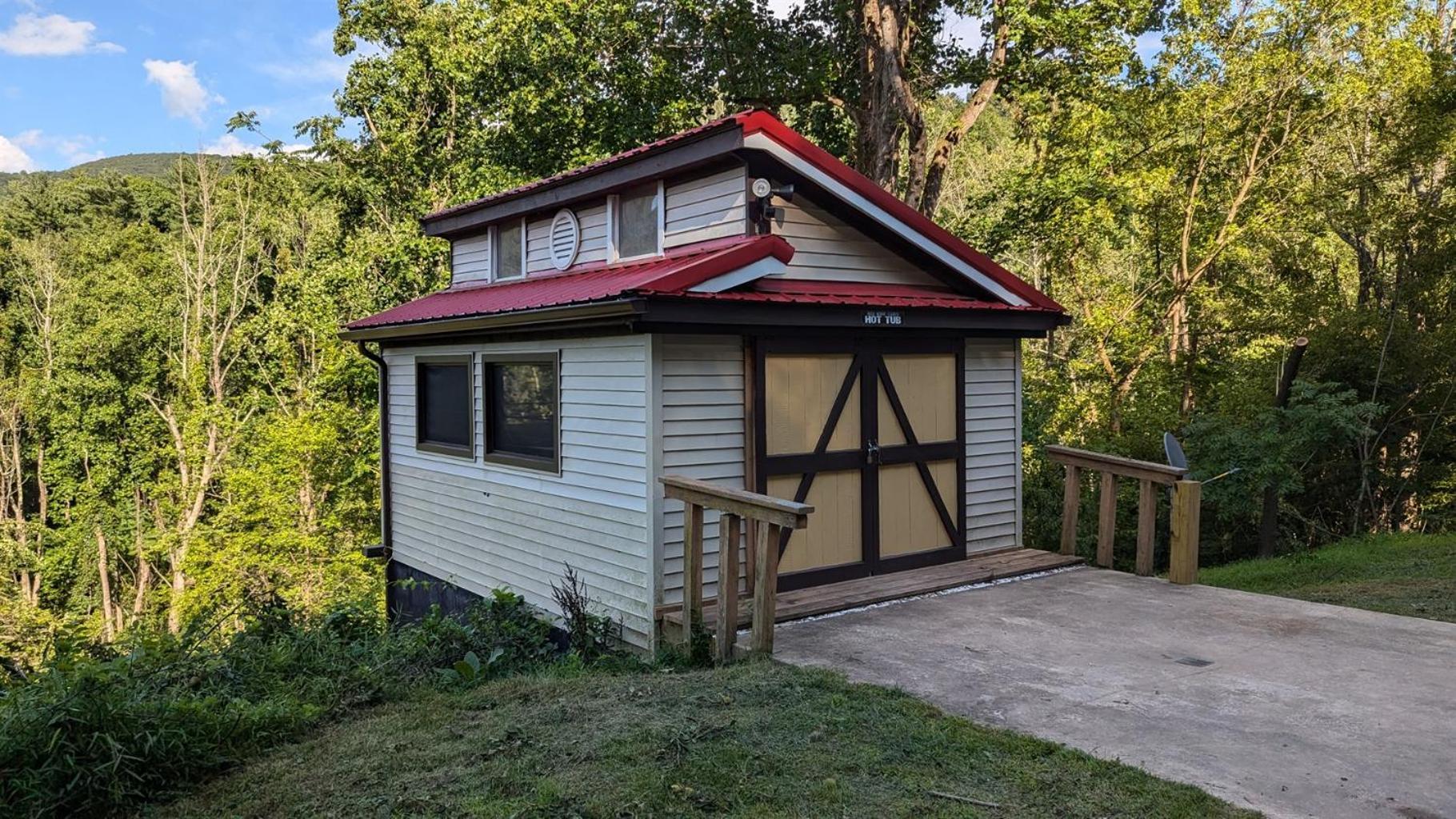 Red Roof Mountain Cabin With Starlink Internet! Stanley Екстериор снимка