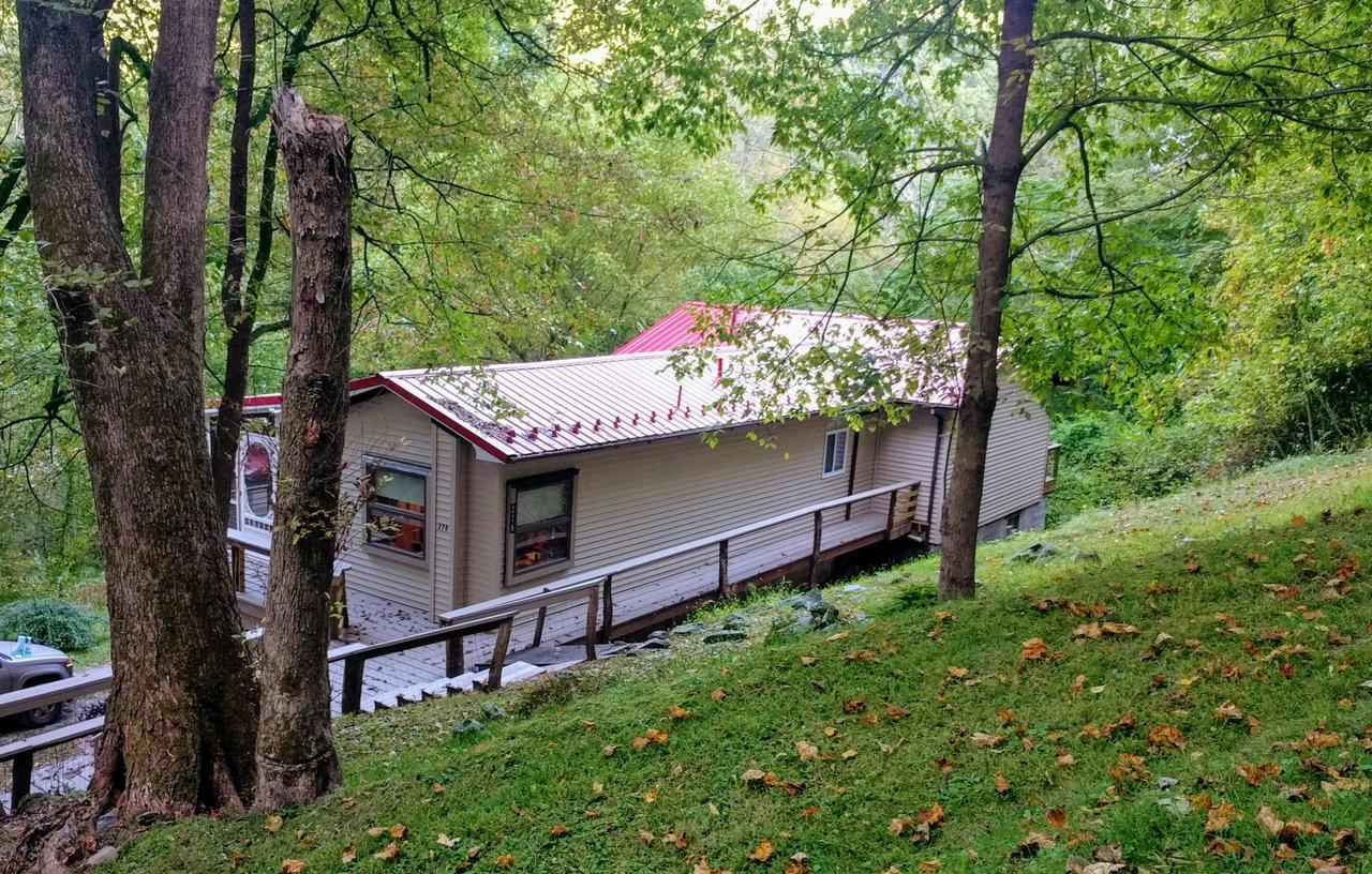 Red Roof Mountain Cabin With Starlink Internet! Stanley Екстериор снимка